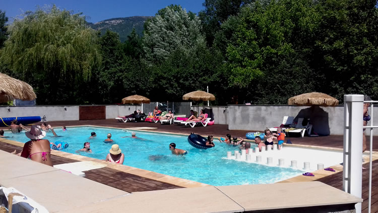 piscine-camping-drome-provencale